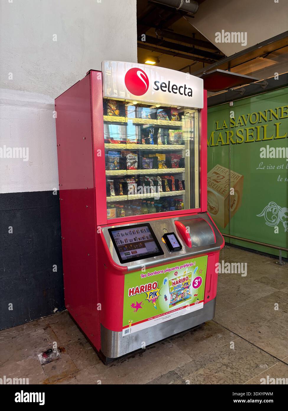 Selecta vending machine hi-res stock photography and images - Alamy