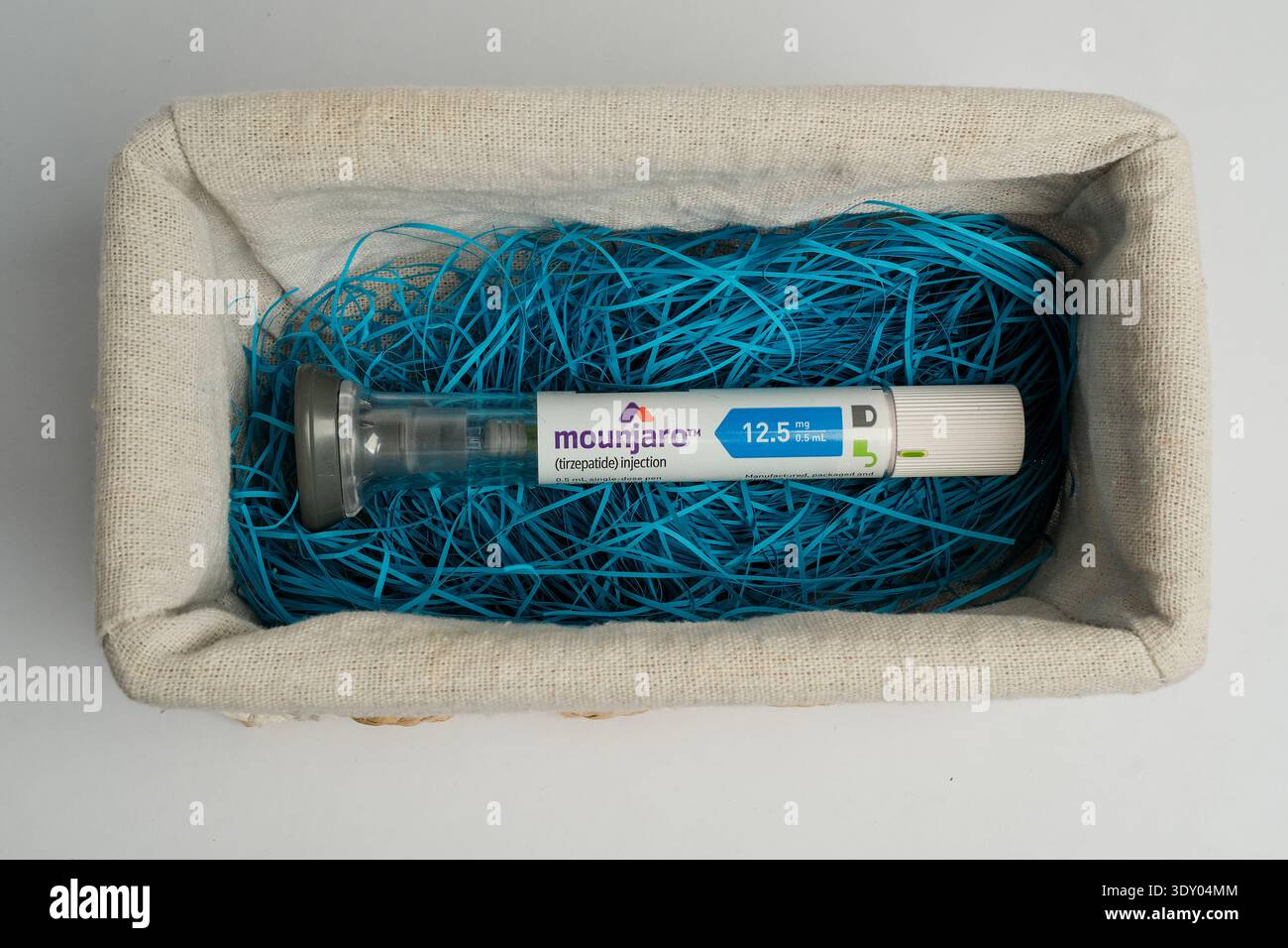 Pre filled syringe hi-res stock photography and images