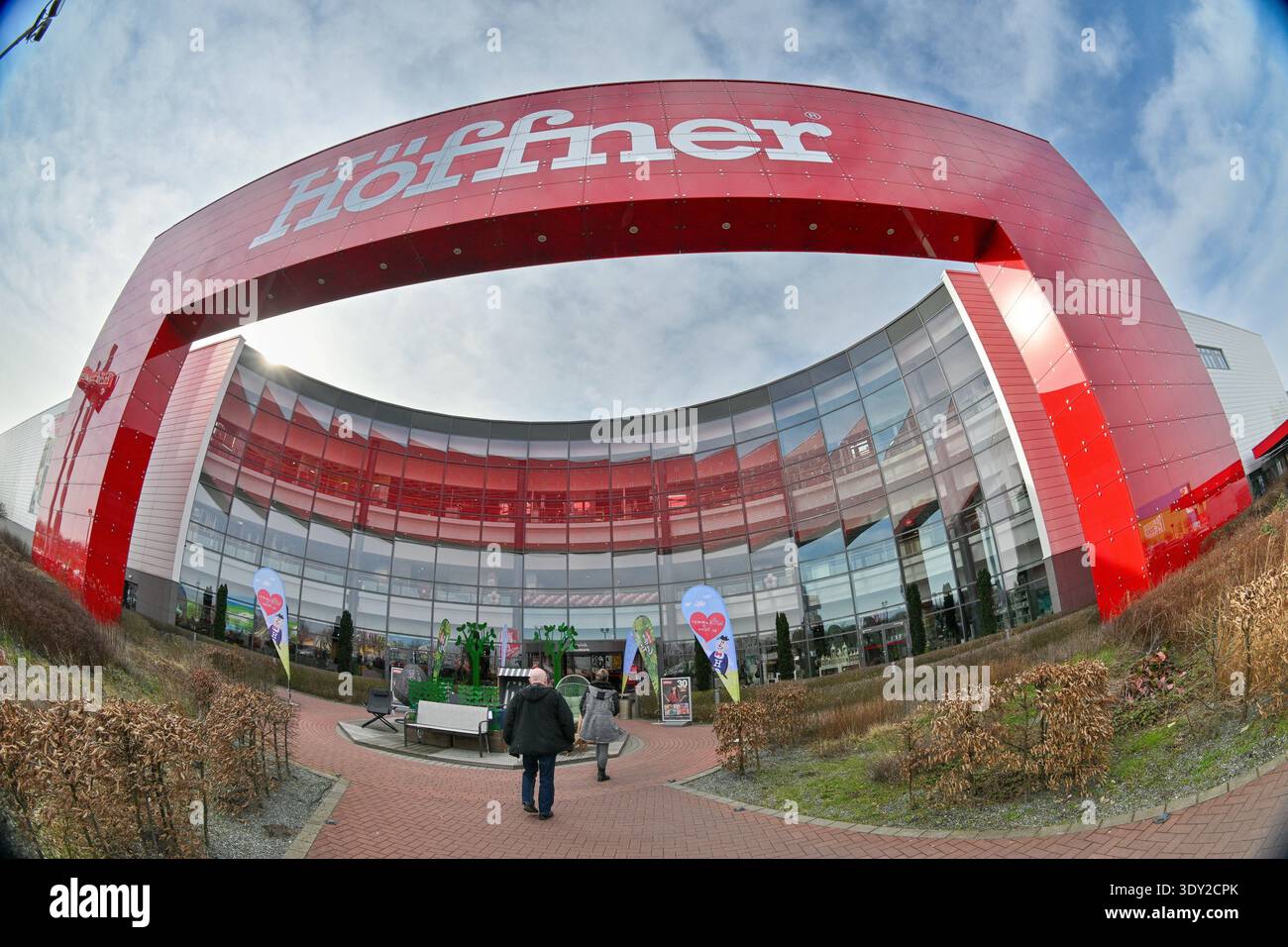 AFD Spende Möbel Höffner- Chef Kurt Krieger Blick auf das Möbelhaus Höffner in Rostock. Nach kritischen Berichten in den Medien zu seiner AFD Geldspende lädt Höffner Möbelunternehmer Kurt Krieger die Presse zu