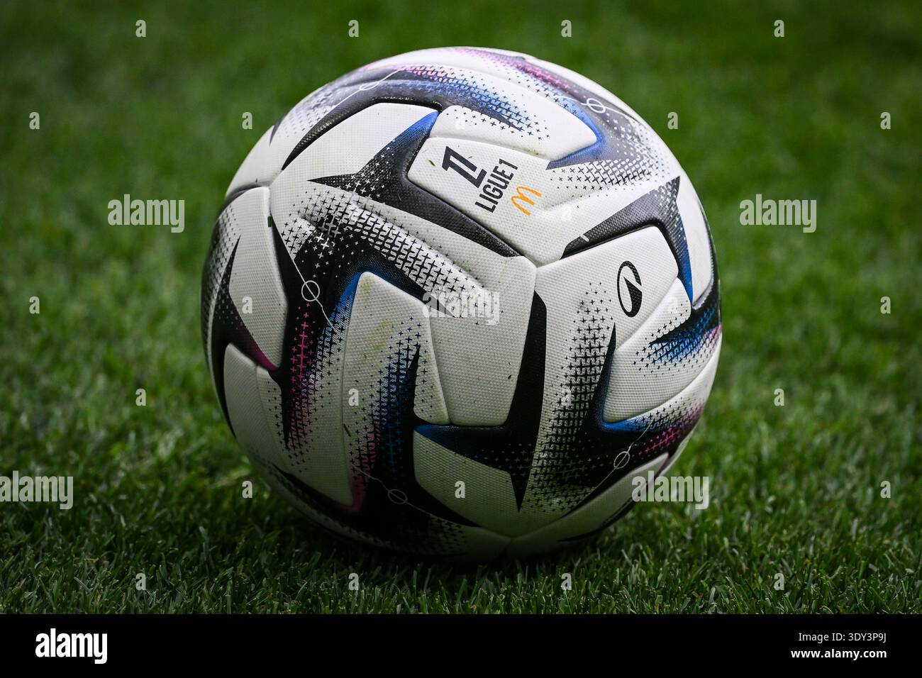 Illustration of the Kipsta match ball during the French