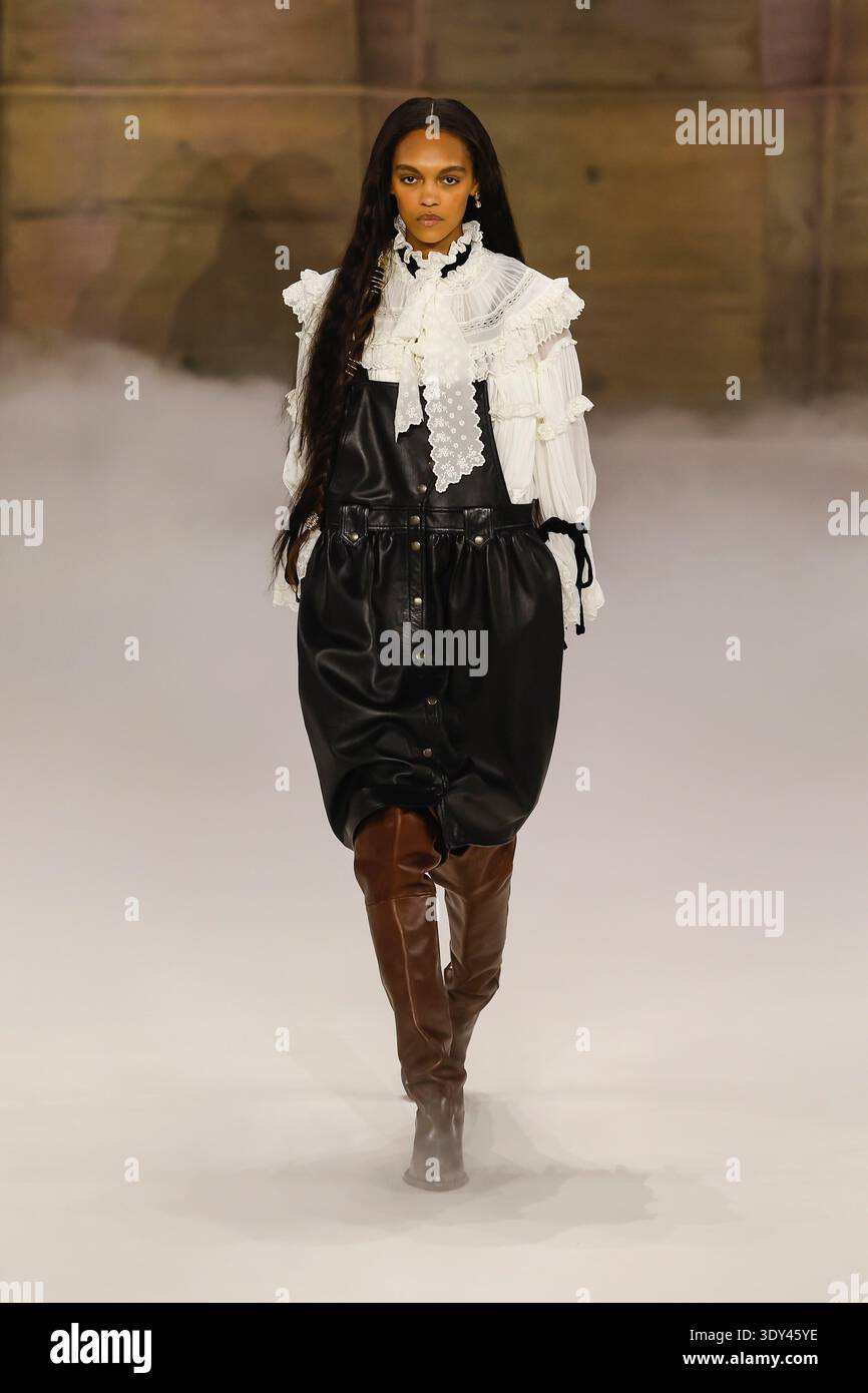 CHLOE Fall Winter 2026 2027 Runway During Paris Fashion Week On March chloe-fall-winter-2026-2027-runway-during-paris-fashion-week-on-march