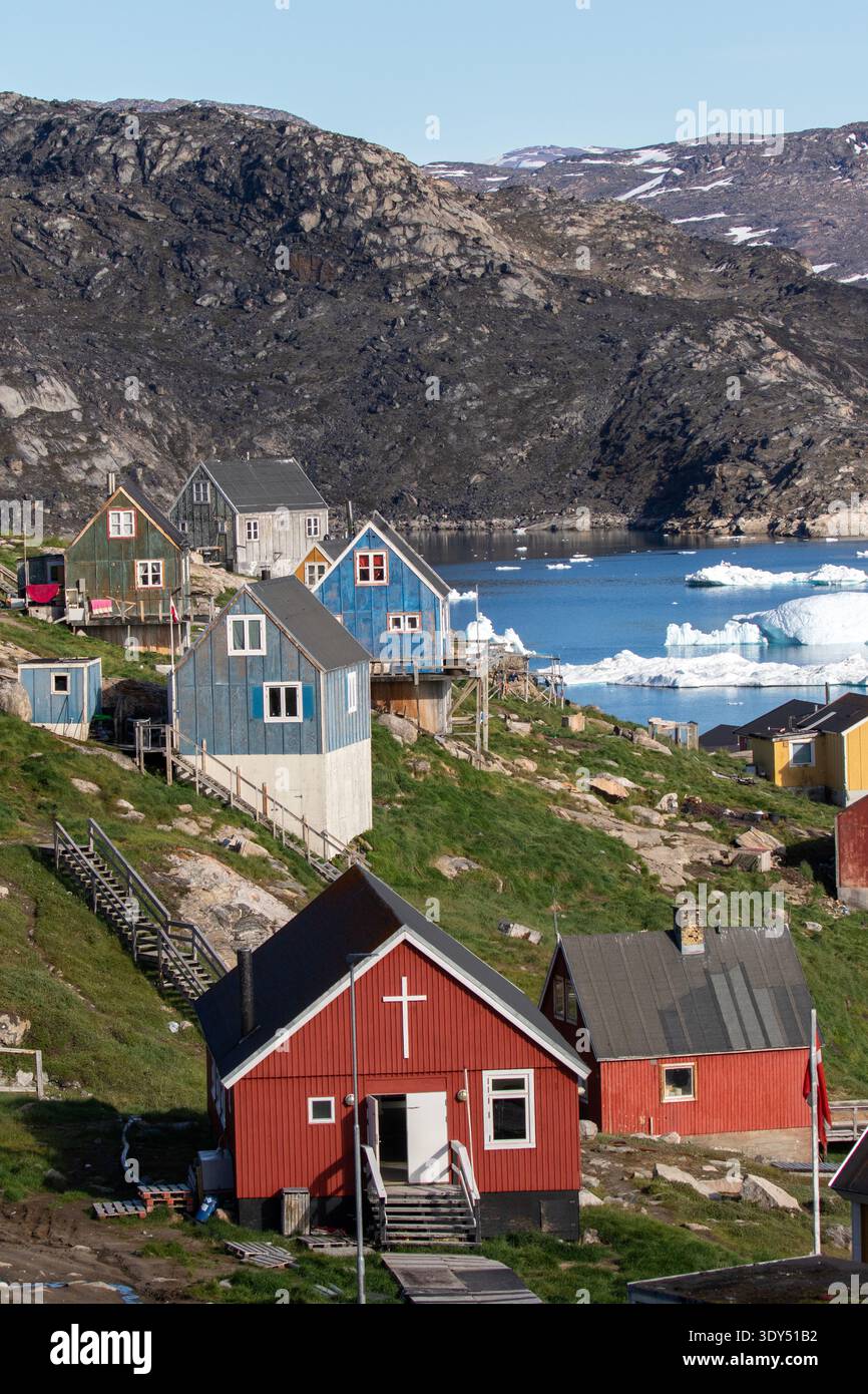 Arctic, Greenland, West Greenland, Kullorsuaq, remote northern Arctic community homes in Greenland Stock Photo