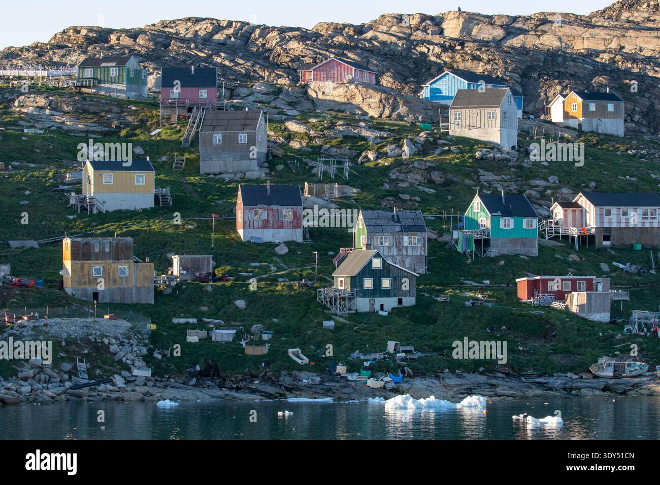Arctic, Greenland, West Greenland, Kullorsuaq, remote northern Arctic community homes in Greenland Stock Photo