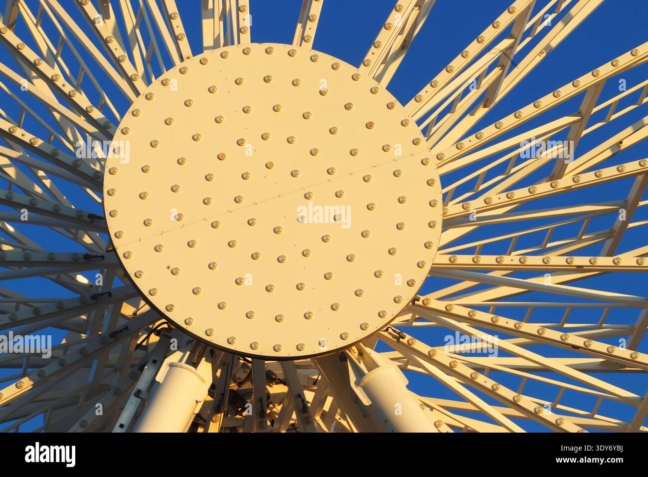 Parkers Piece Ferris Wheel shows its structure under clear skies in Cambridge, England, during a bright day Stock Photo