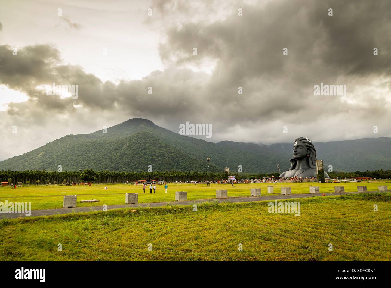 Adiyogi shiva statue coimbatore hi-res stock photography and images - Alamy