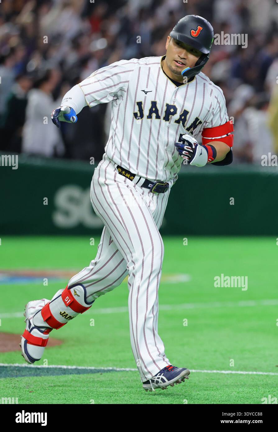 Seiya Suzuki of Japan hits home run in the 3rd inning of World Baseball ...