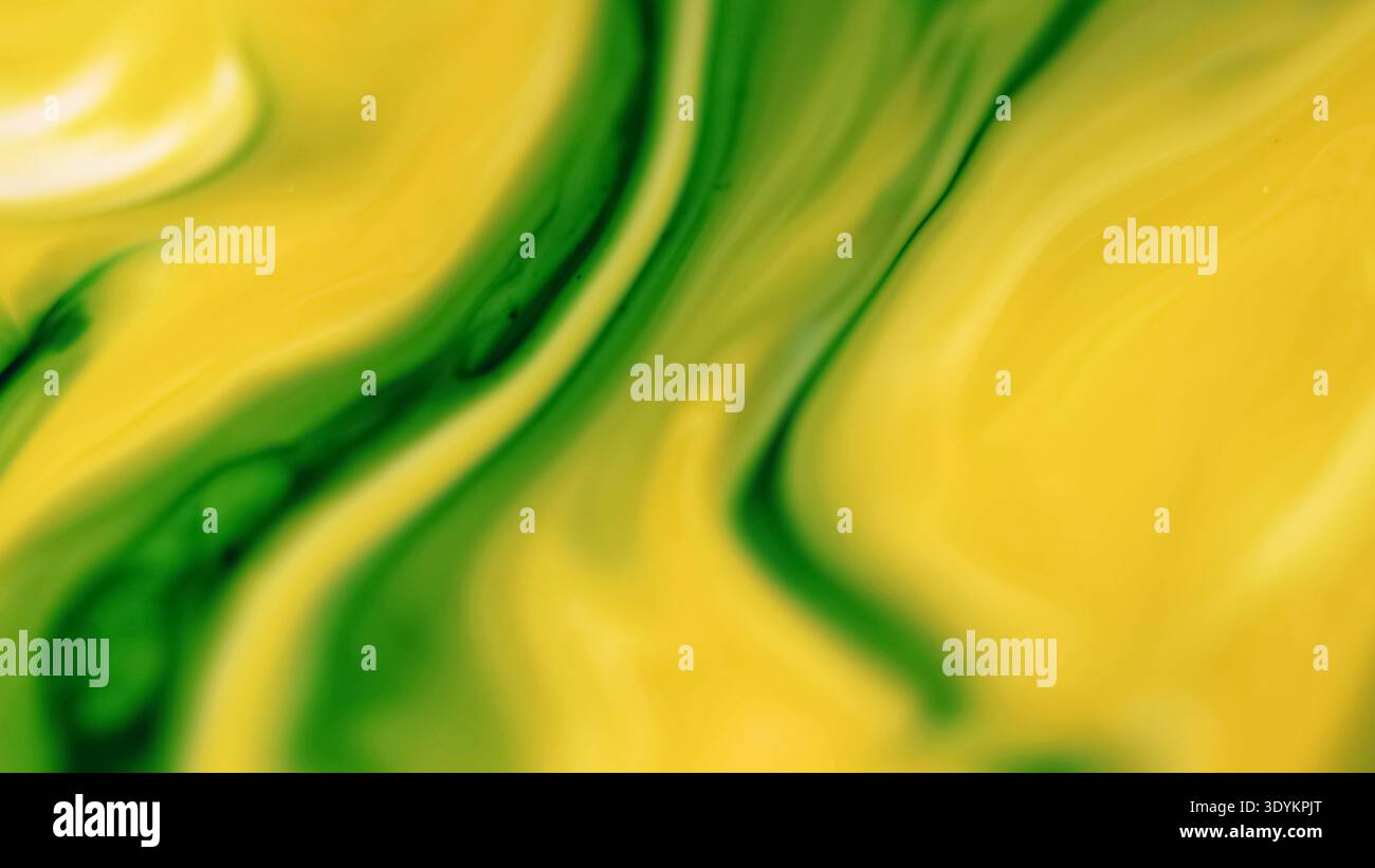 Paint spatter fluid spill blur hi-res stock photography and images - Alamy