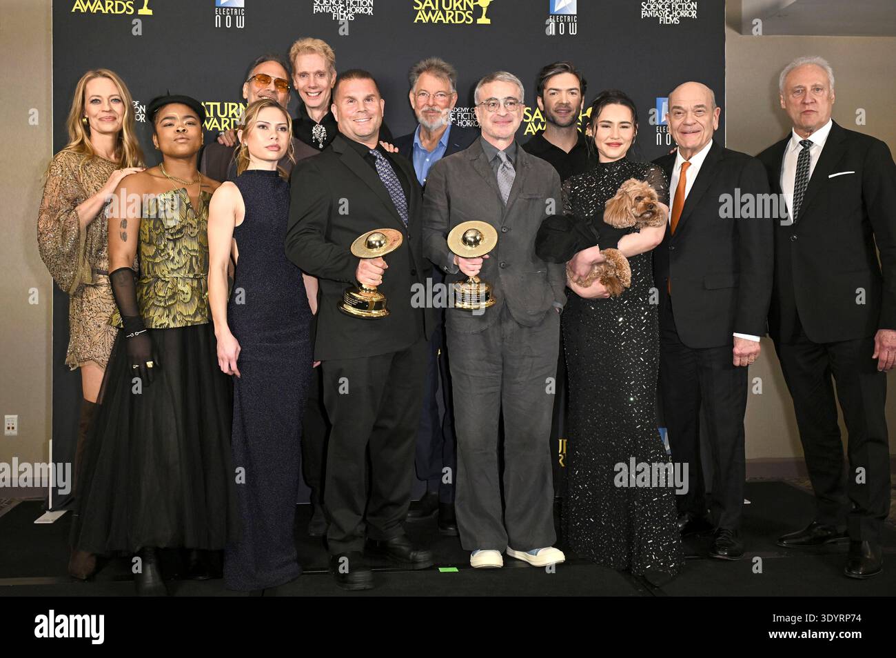 Jeri Ryan, Kerrice Brooks, Bella Shepard, Todd Stashwick, Doug Jones ...