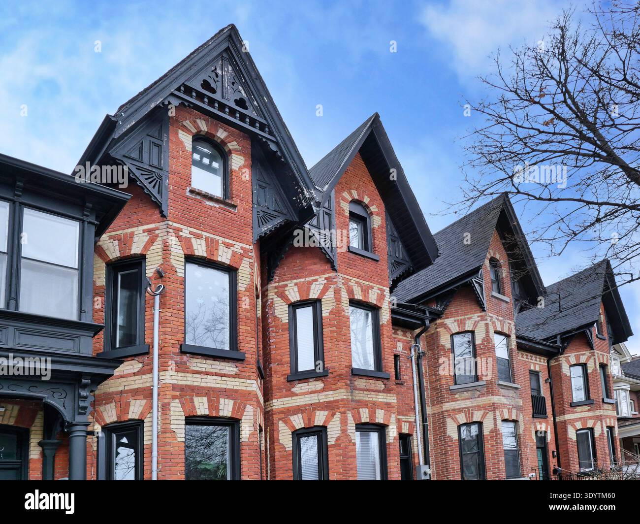 Narrow row house hi-res stock photography and images - Alamy