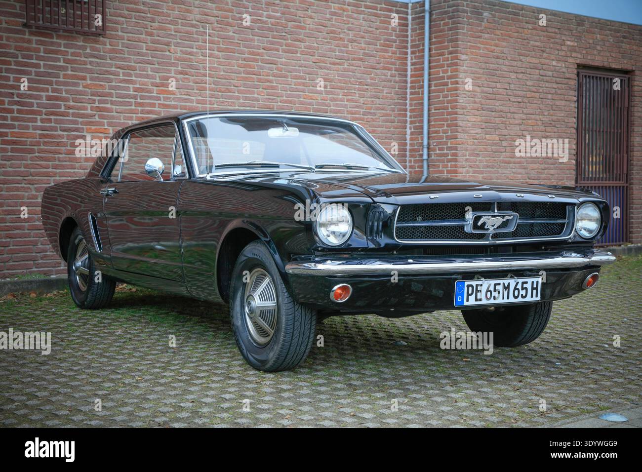 Spannende Oldtimer Ford Mustang Bildnull