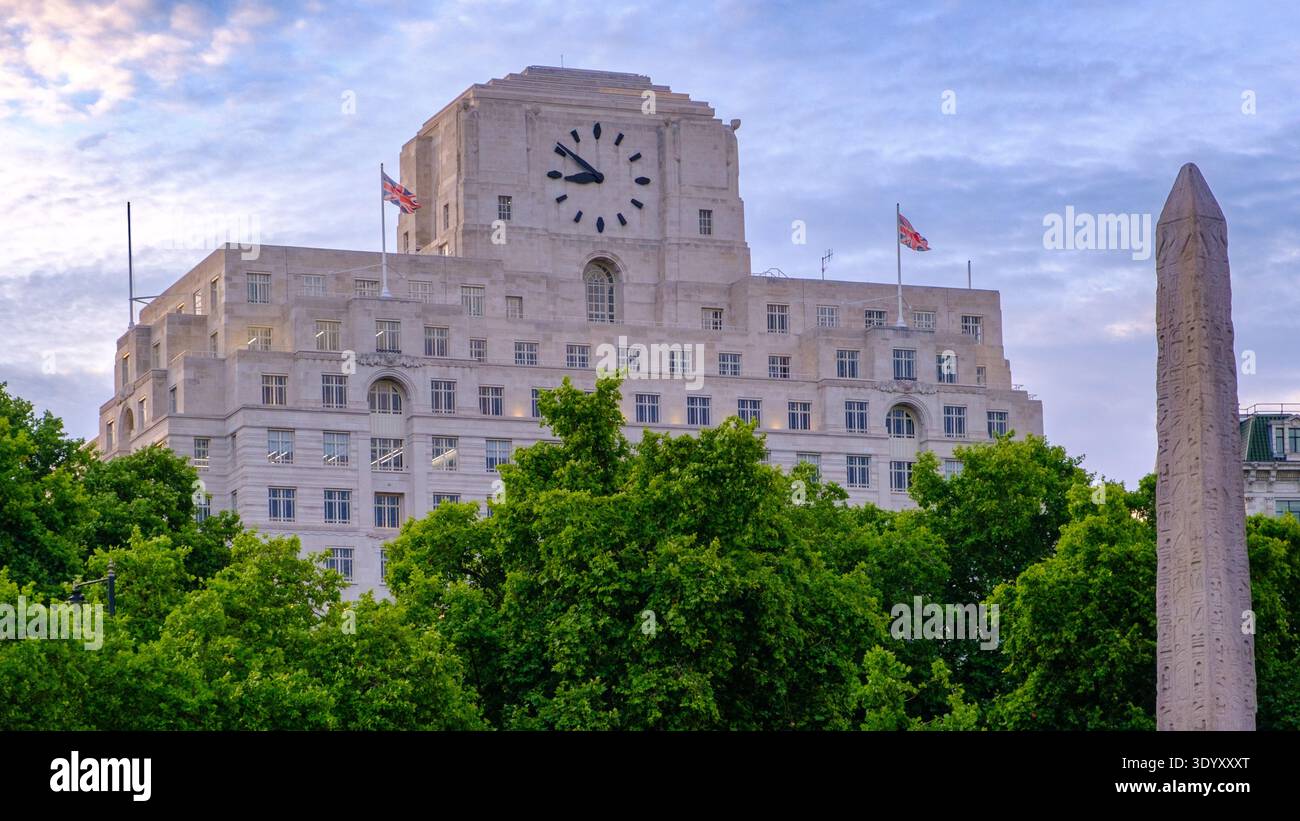 Shell mex house clock tower hi-res stock photography and images - Alamy