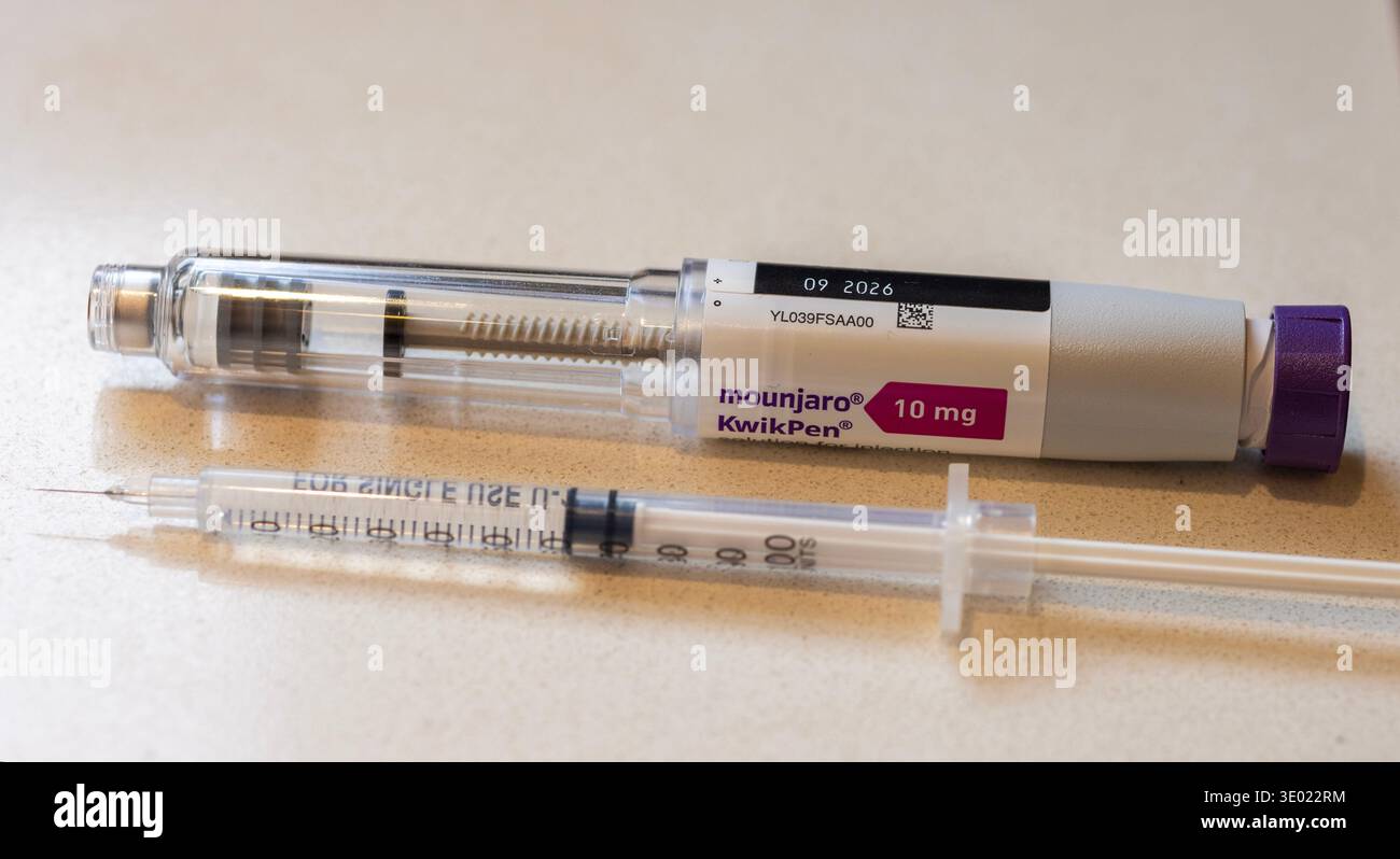 Tirzepatide injection pen hi-res stock photography and images - Alamy Tirzepatide injection pen hi-res stock photography and images - Alamy