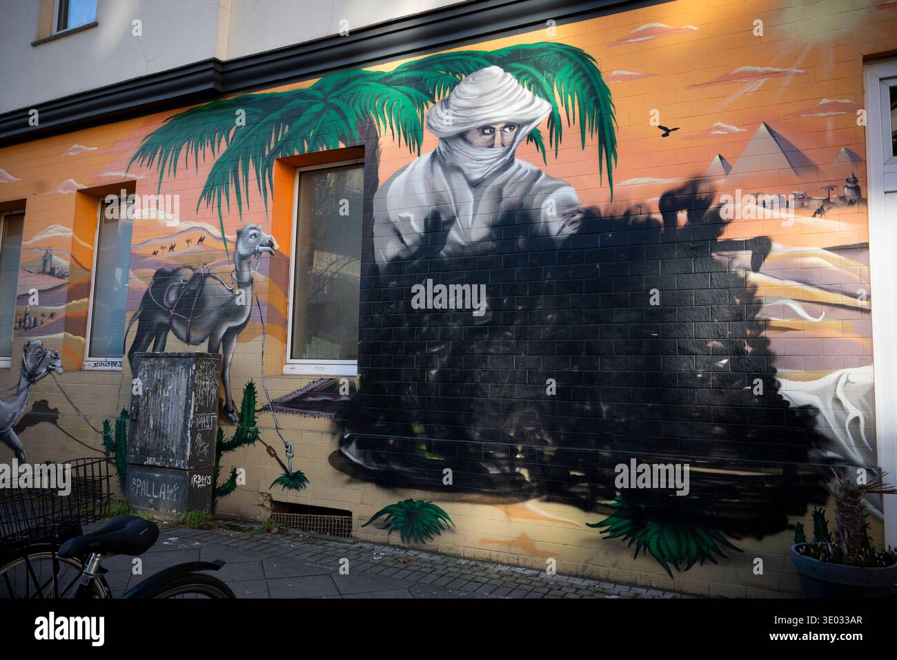 Middle Eastern arabic murals outside Falafel Sultan in Limmerstrasse, Hannover, Germany Stock Photo