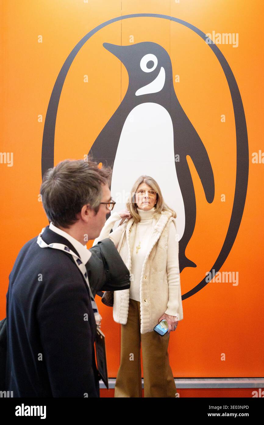 Penguin books logo hi-res stock photography and images - Alamy