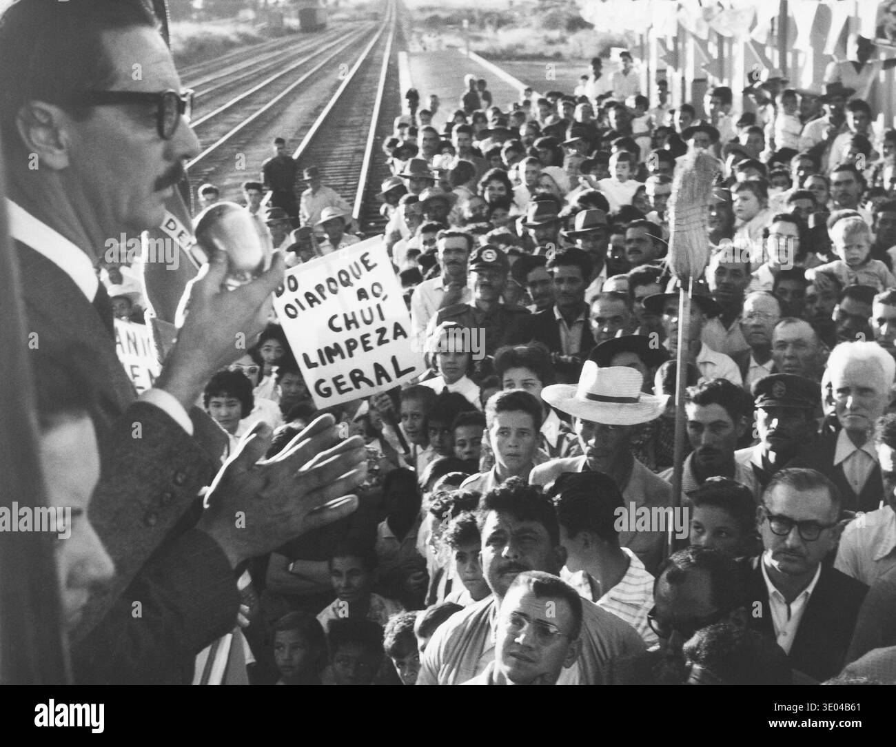 その他 A Firma (Em Portuguese do Brasil) Brazil 1960 hi-res stock photography and images - Alamy