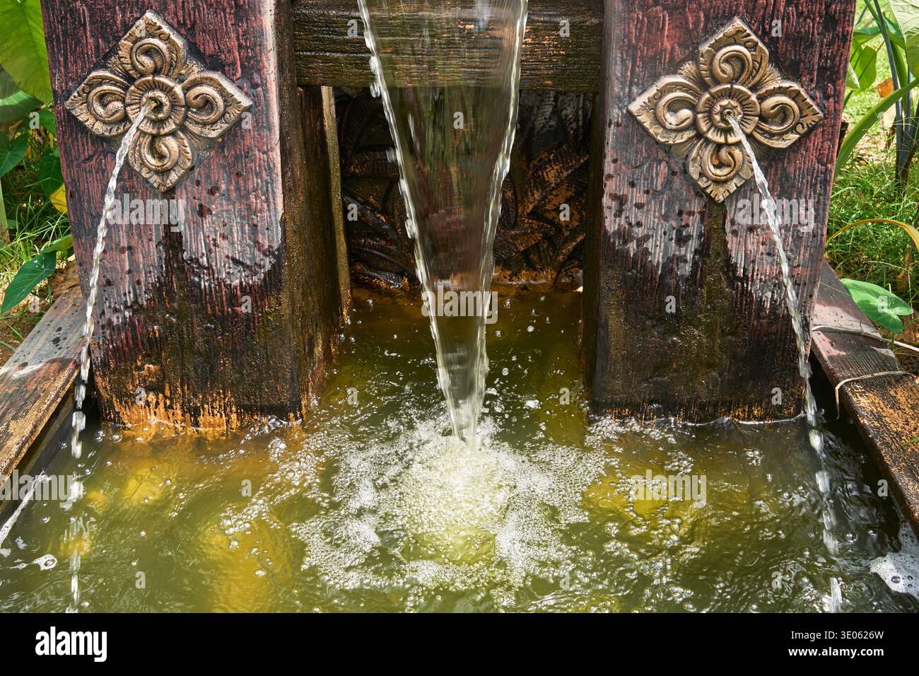 Stream water feature hi-res stock photography and images - Alamy