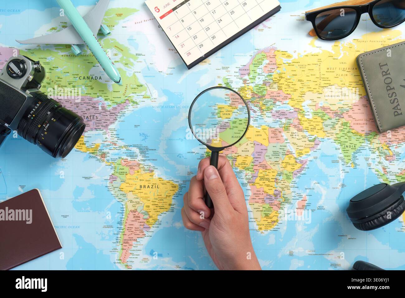 Map of the world magnifying glass hi-res stock photography and images ...