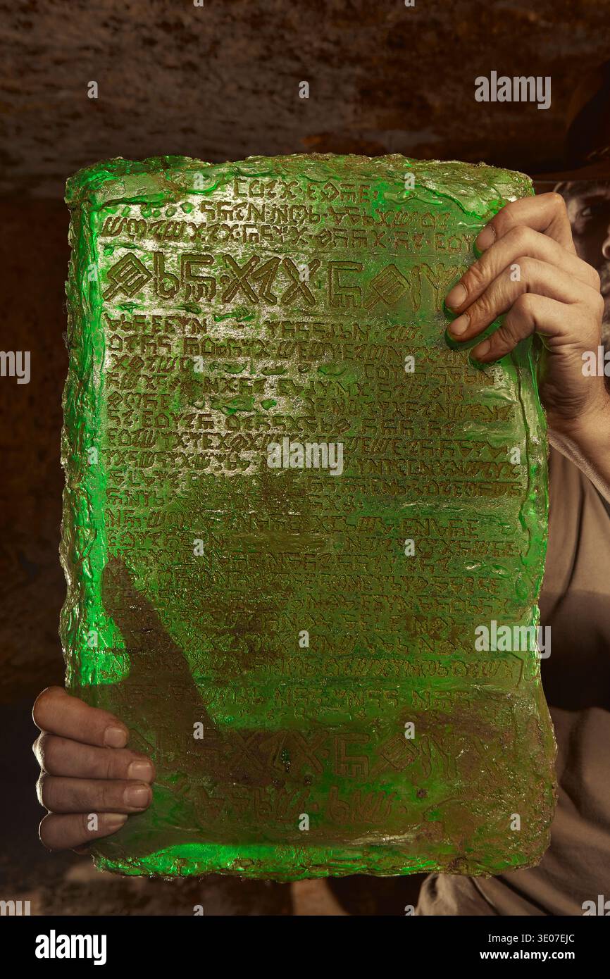 The emerald tablet of hermes hi-res stock photography and images - Alamy
