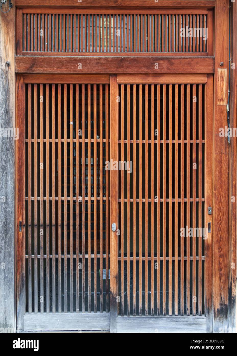 Lattice door hi-res stock photography and images - Alamy