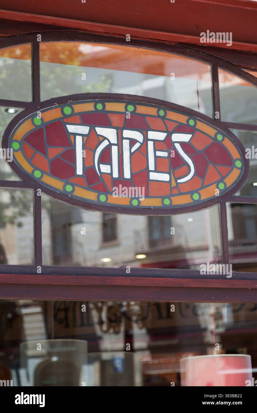 Tapas bar sign hi-res stock photography and images - Alamy
