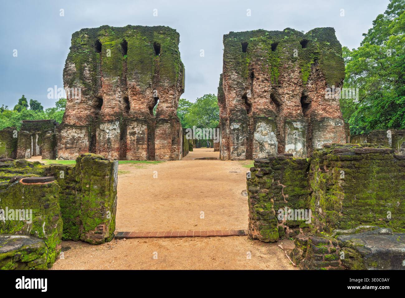Two overgrown ruins hi-res stock photography and images - Alamy