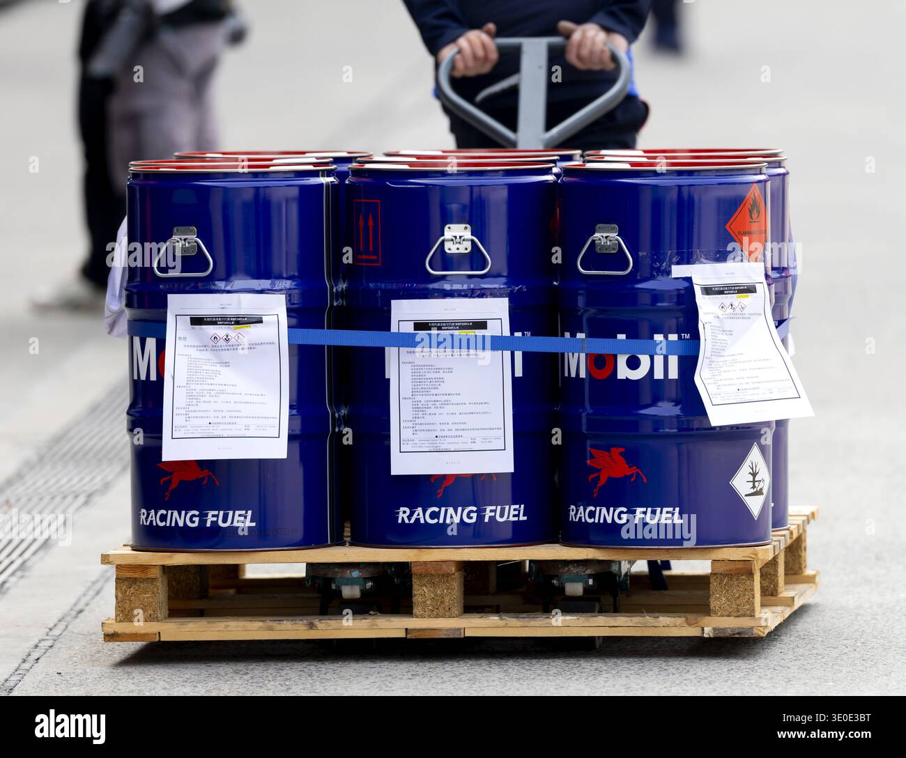Red Racing Fuel SHANGHAI – Mobil Racing Fuel for Red Bull Racing cars at the Shanghai ...