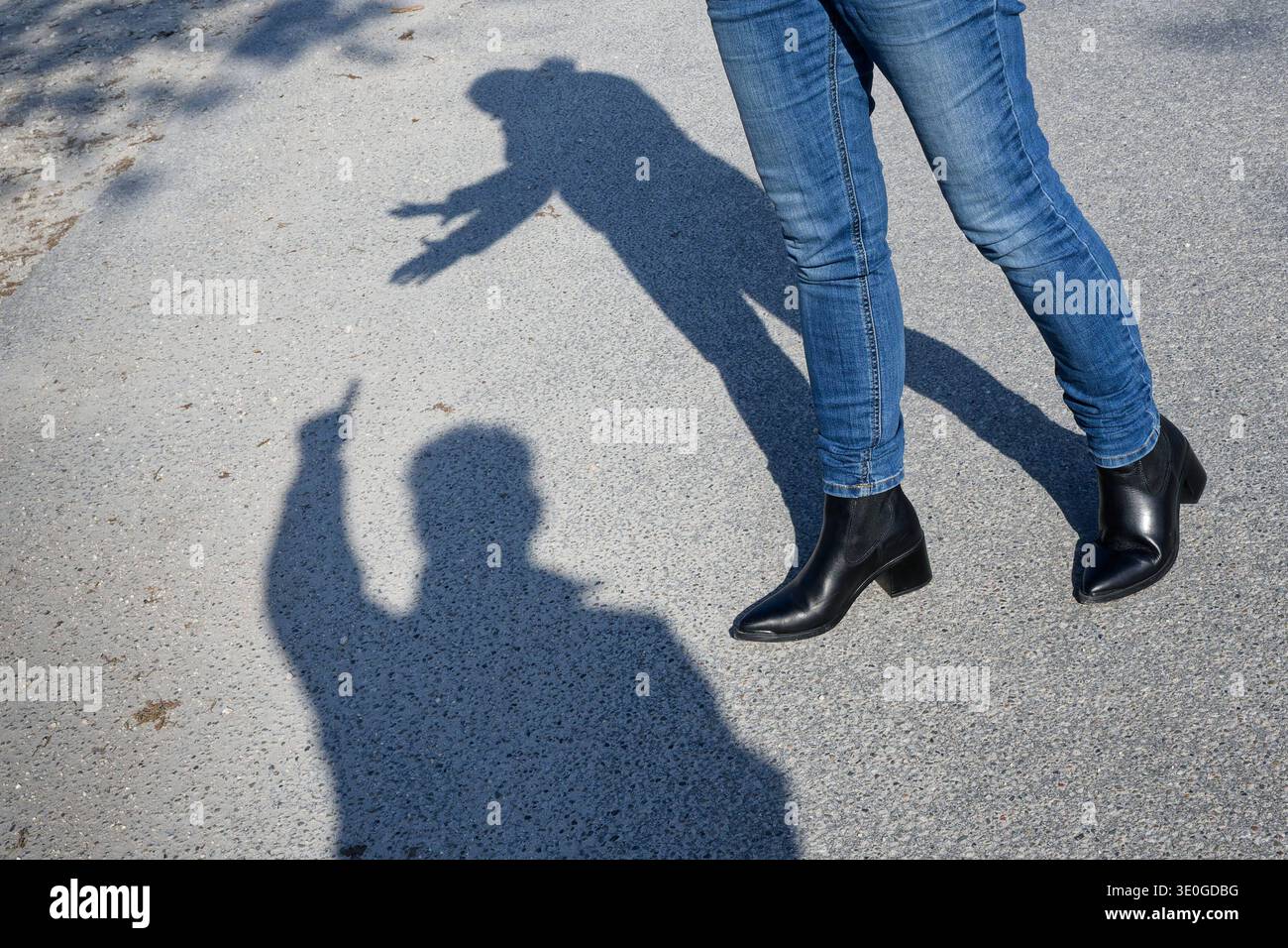 NEIN Belästigung der Frau. Symbolbild . Felden Bayern Deutschland ...