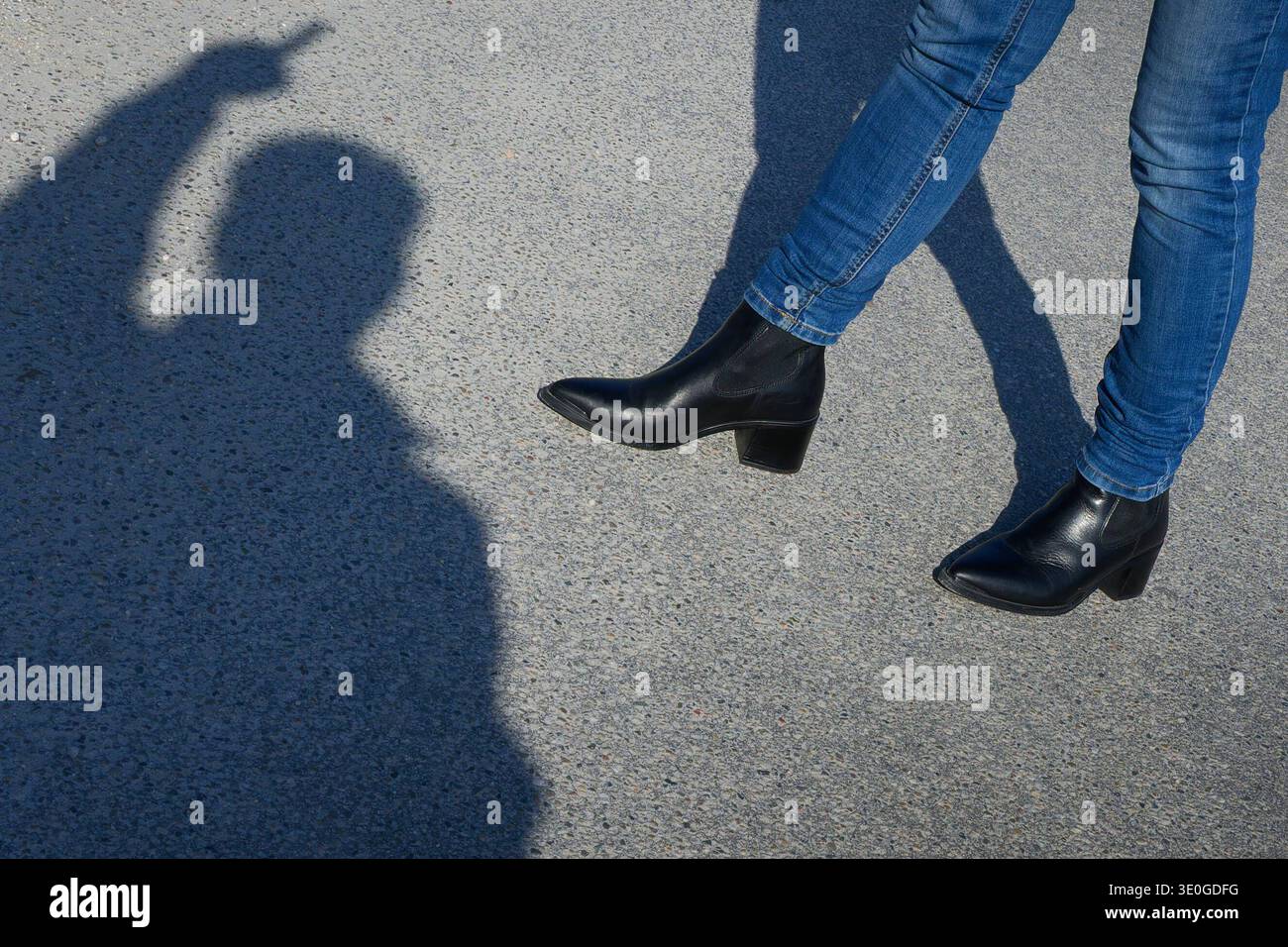 NEIN Belästigung der Frau. Symbolbild . Felden Bayern Deutschland ...