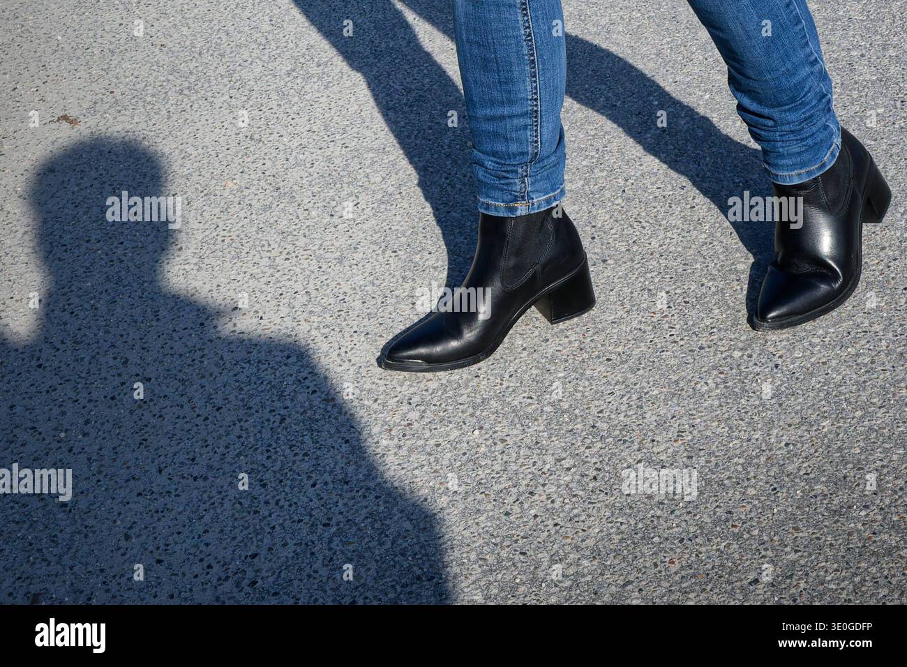 NEIN Belästigung der Frau. Symbolbild . Felden Bayern Deutschland ...