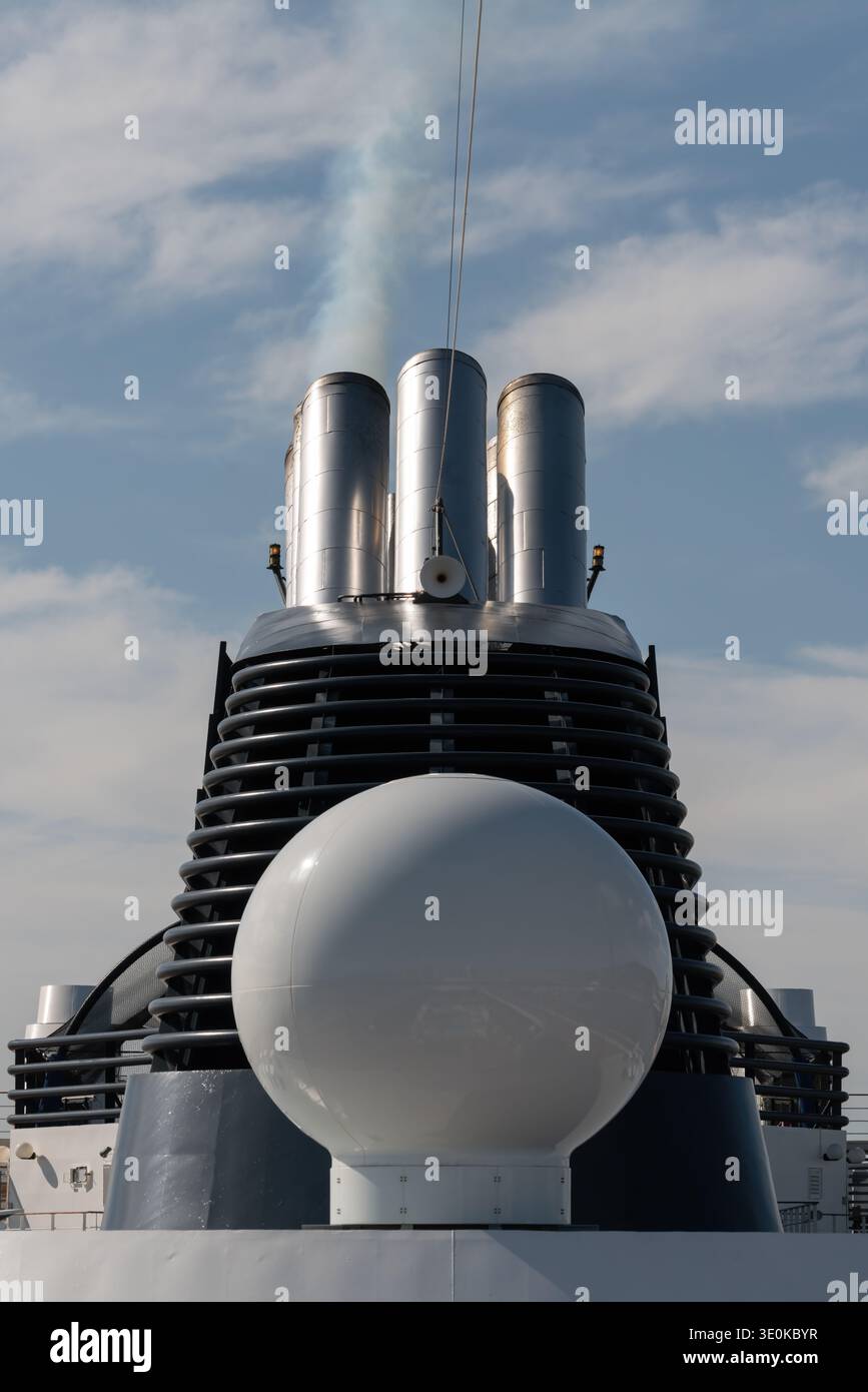 Ship radar dome hi-res stock photography and images - Alamy