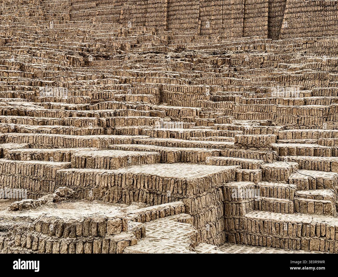Layers of bricks hi-res stock photography and images - Alamy