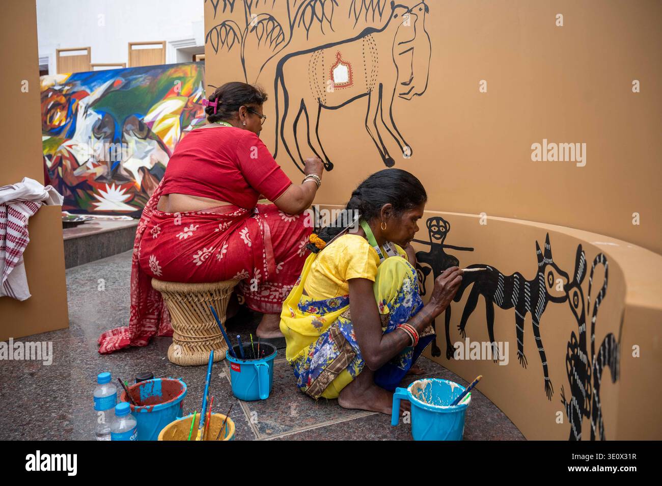 So Rahi Design Sohrai art hi-res stock photography and images - Alamy