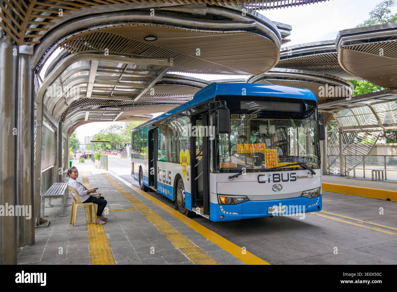 Operating System Bus Cebu Bus Rapid Transit bus stops at a newly opened BRT station in Cebu ...