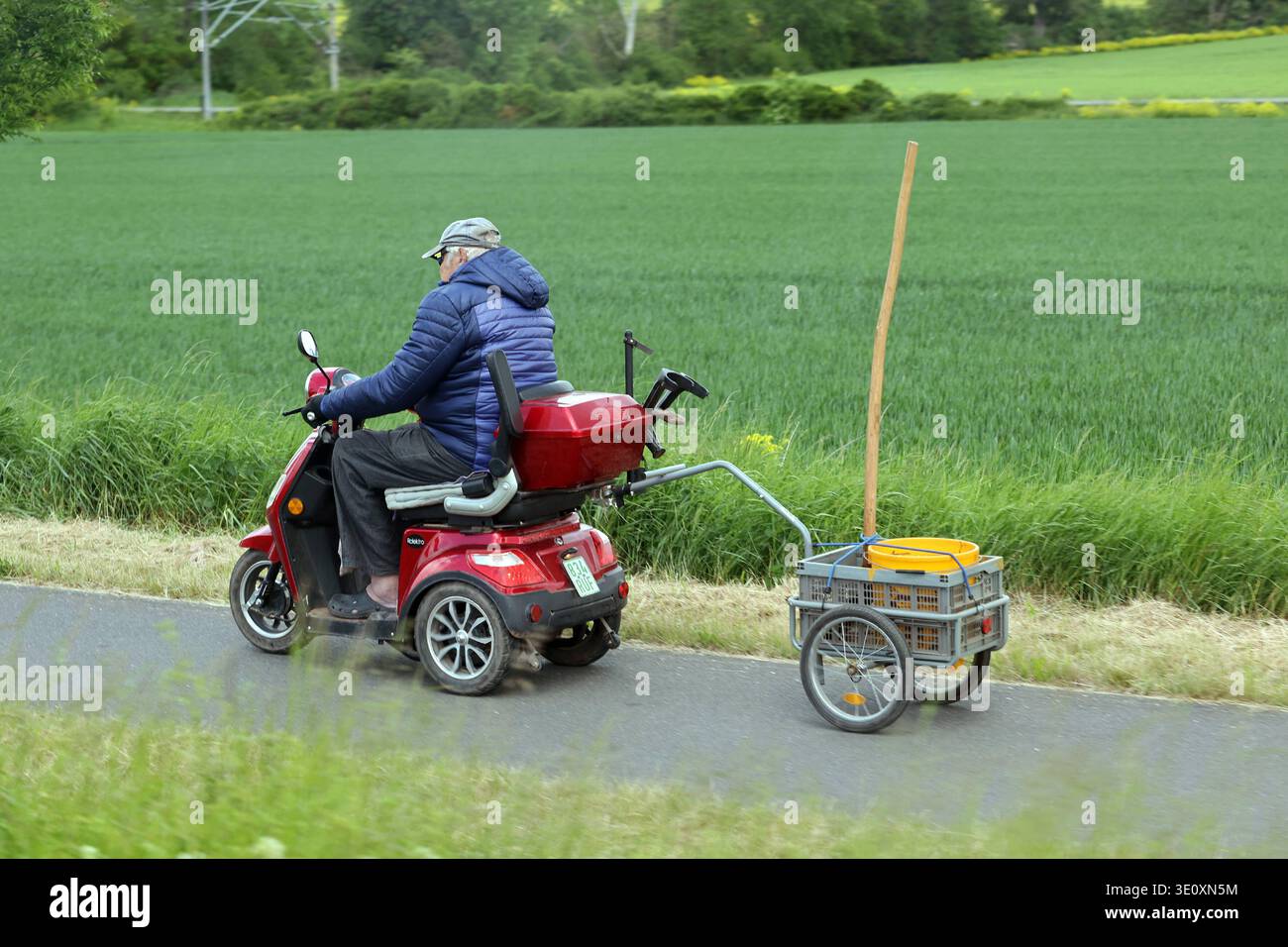 Fahrradanhaenger hi-res stock photography and images - Alamy