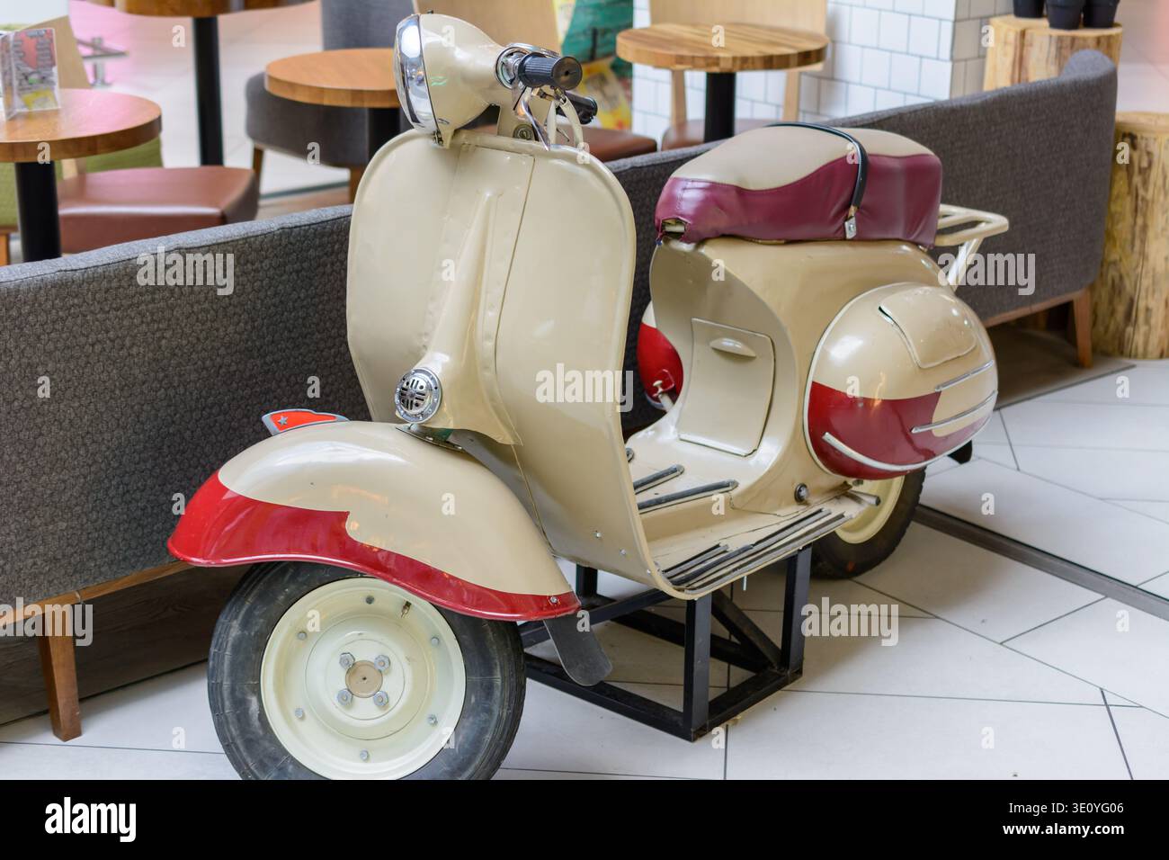 Vespa scooter 1950s hi-res stock photography and images - Alamy display picture 1