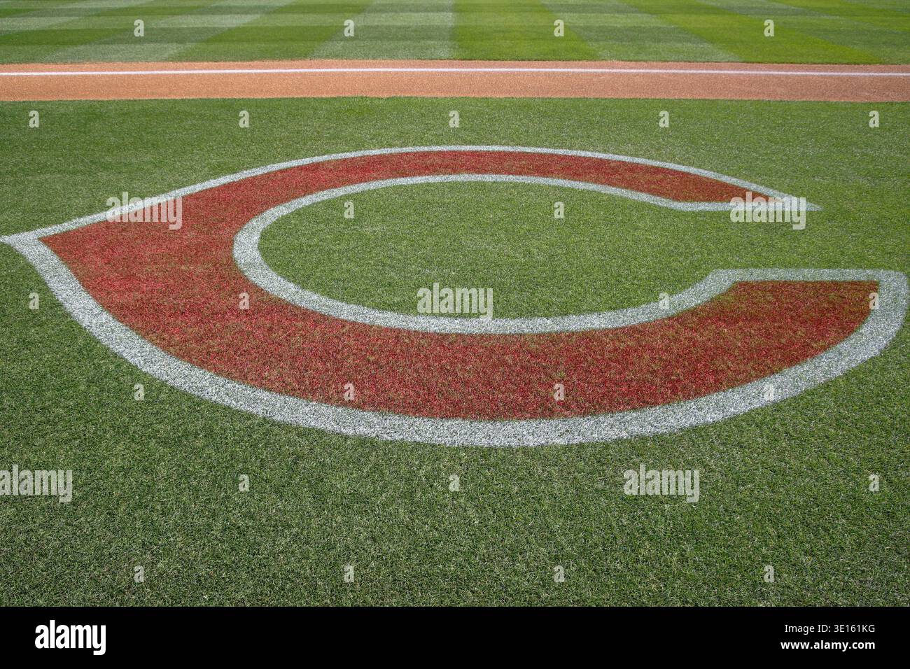 Cincinnati reds logo hi-res stock photography and images - Alamy