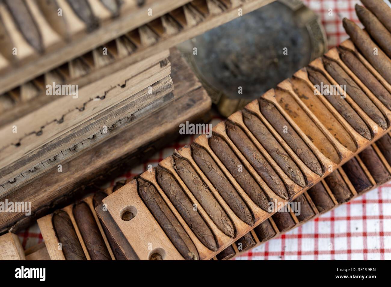 tobacco extraction process Full article: Tobacco biomass as a source of advanced biofuels