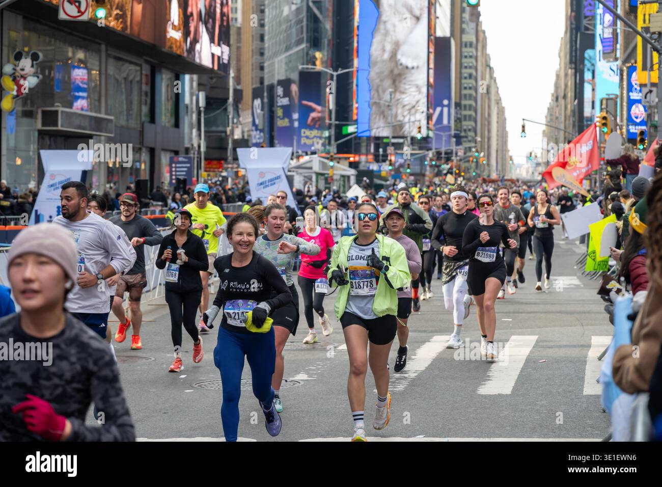2026 united airlines nyc half marathon hi-res stock photography and ...