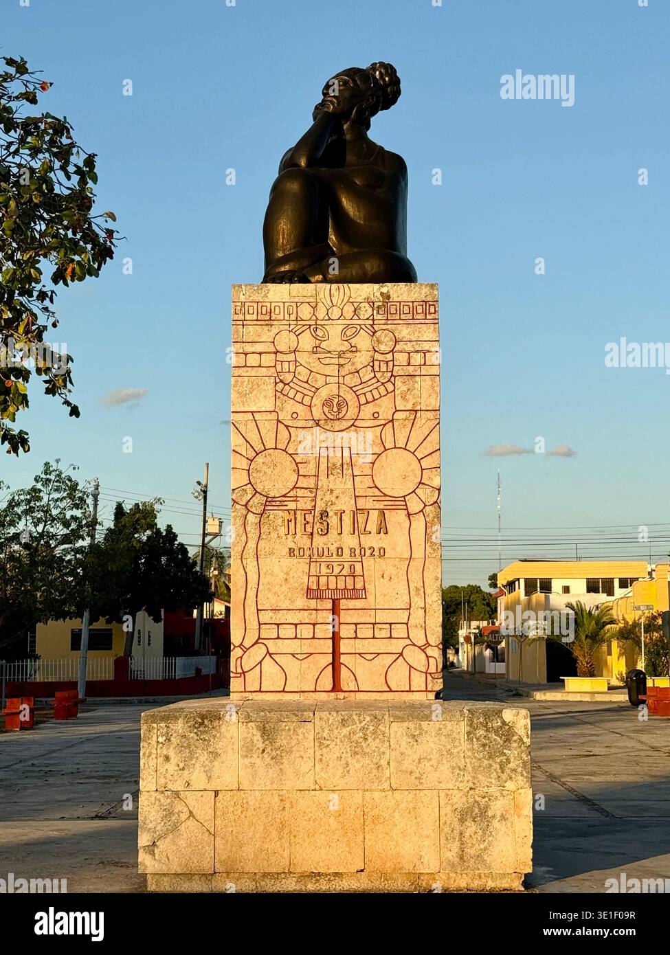 Monument of the Mestiza, associated with sculptor Rómulo Rozo, in Parque de la Colonia Yucatán at sunset in Mérida, Yucatán, Mexico. Stock Photo