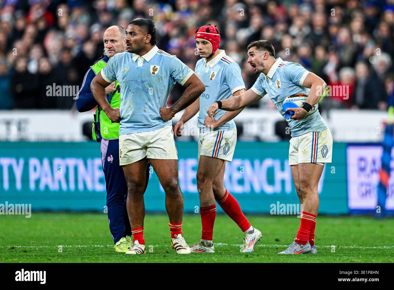 Louis Bielle Biarrey Thomas Ramos During The Rugby Union Six Nations Louis Bielle Biarrey Thomas Ramos During The Rugby Union Six Nations Match France Vs England At The Stade De France Stadium In Saint Denis Near Paris France On March 14 2026 Photo Victor Joly Dppi 3E1F8HN 
