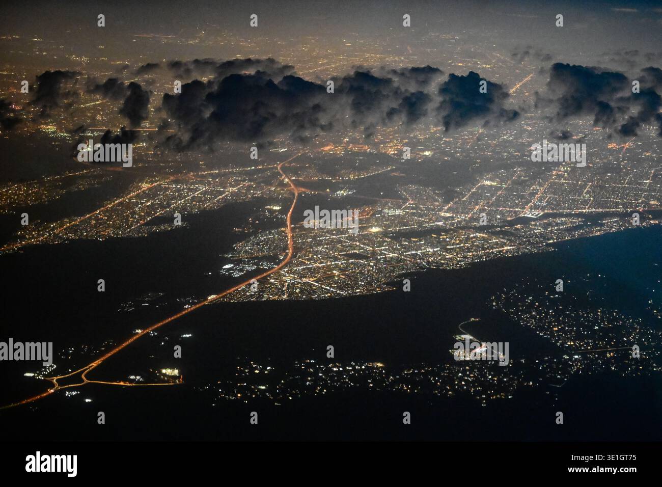 11 March 2026, Saudi Arabia, Riad: Lights shining in Riyadh (overview ...