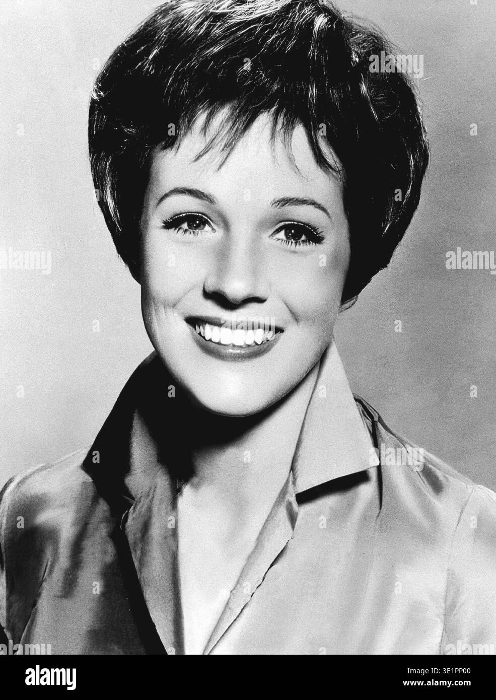 Julie andrews portrait hi-res stock photography and images - Alamy
