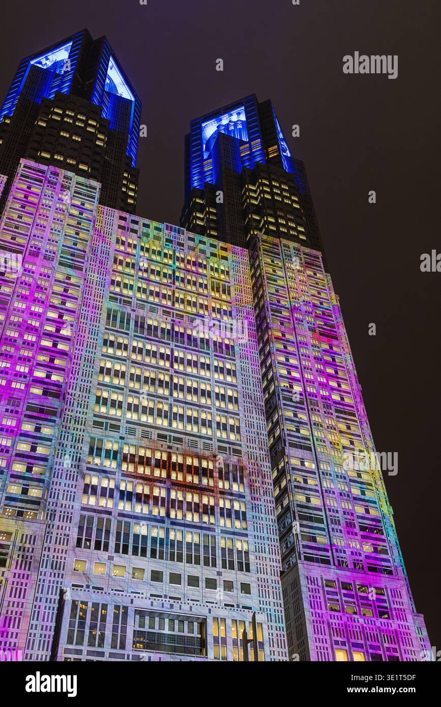 Rich palette of colors projected on the Tokyo Metropolitan Government ...