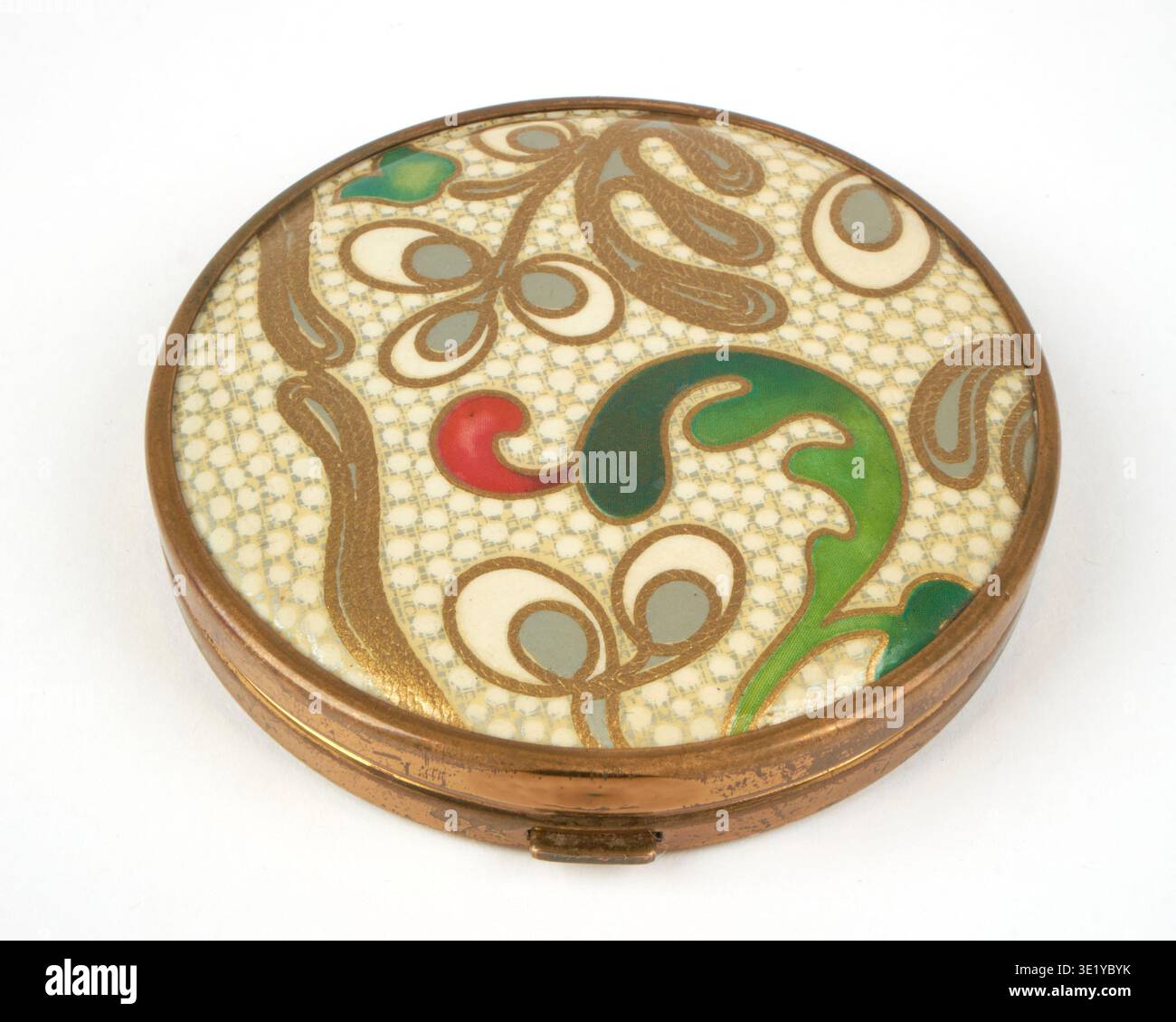 Vintage powder compact hi-res stock photography and images - Alamy