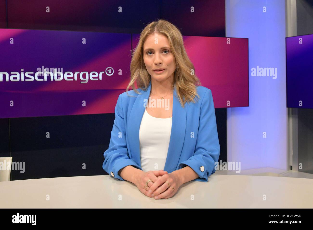 Amelie Marie Weber In Der ARD Talkshow Maischberger Im Studio Berlin amelie-marie-weber-in-der-ard-talkshow-maischberger-im-studio-berlin