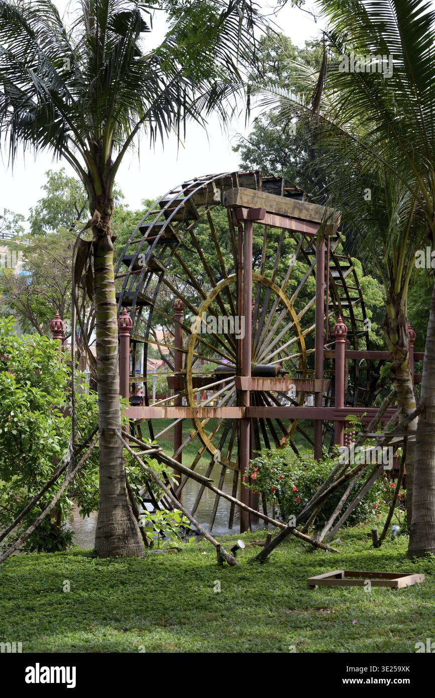 The old water mill in the City centre of Siem Riep neat the Ankro Wat ...