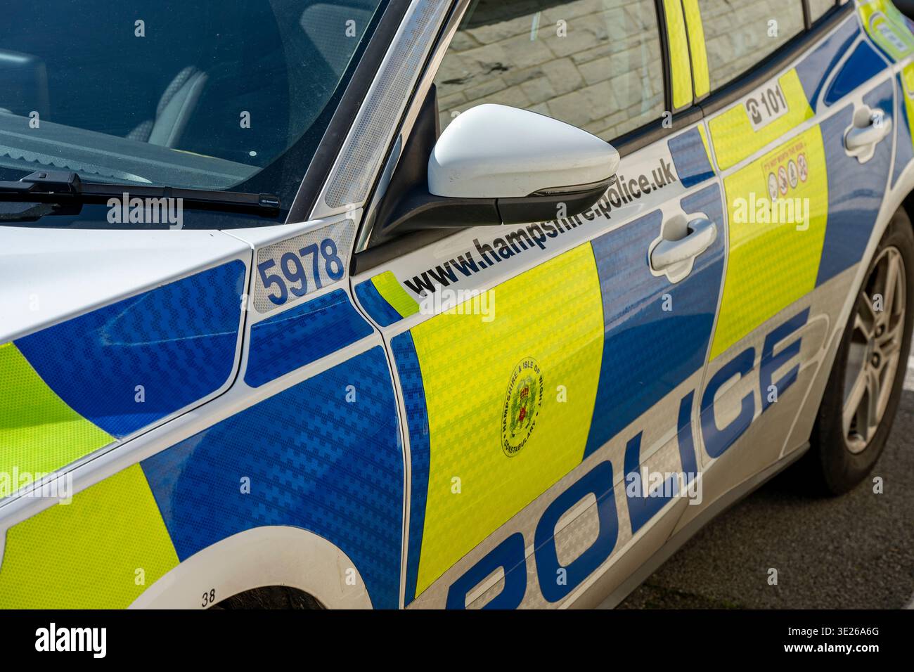 Hampshire police logo hi-res stock photography and images - Alamy