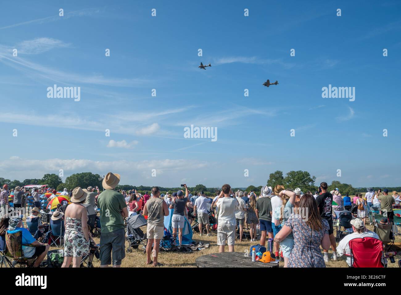 Vintage family outdoor photo hi-res stock photography and images - Alamy