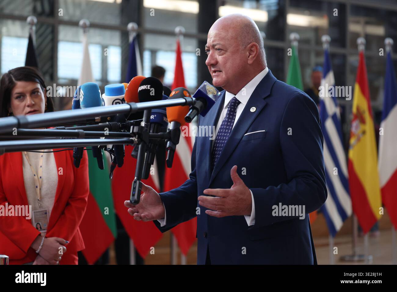 Why are EU member states struggling to agree on the new budget?