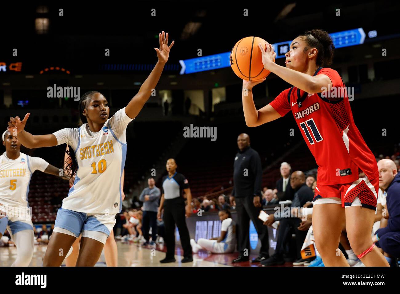 Samford guard Briana Rivera (11) looks to shoot against Southern ...